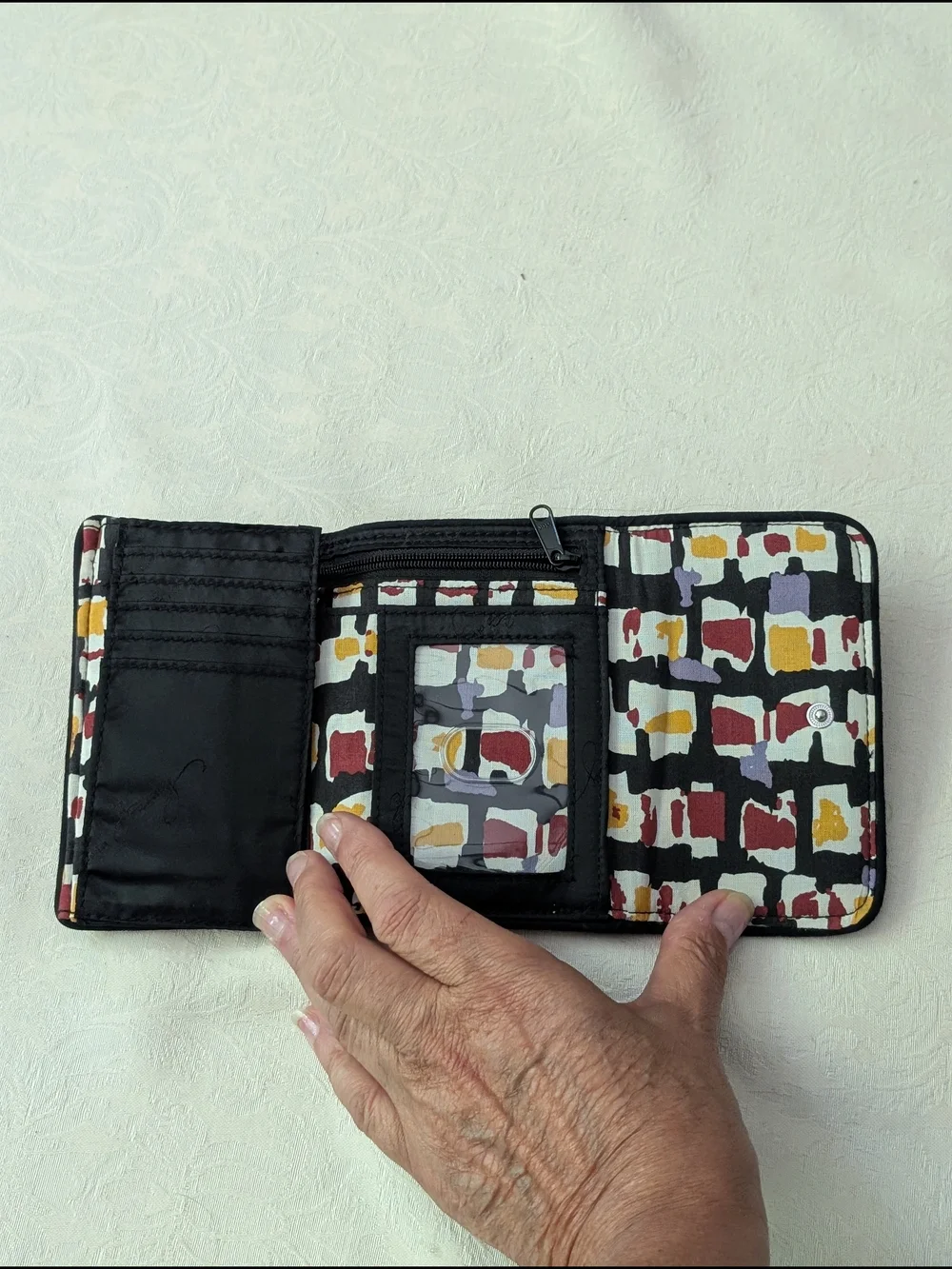 Vera Bradley Multicolor Abstract Women's Wallet Quilted Snap Zip Credit Card